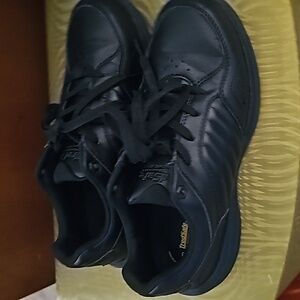 Tredsafe slip resistant shoes, women's size 8. Never worn outside of trying on!